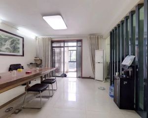 肿介费1个点金色雅园金涛苑复式楼带超大70平院子 正对红领巾