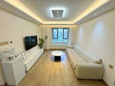 新上正规商品房 停车方便 装修好 次新小区 中间楼层 有电梯