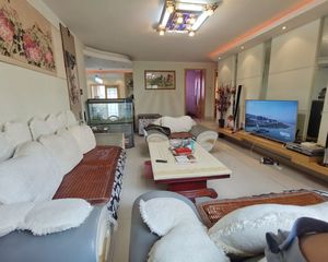 东方明珠步梯 套四双卫 139.57平 全装 带入户厅