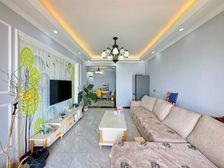 急售 九龙半岛 出门轻轨站 18年次新小区 正规两房