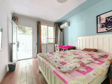 观景二村1楼带院子64平111万精装