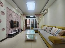 总部城3轻轨交界,2房,近商圈,环境好