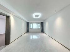 业主只委托我,百汇园専家力荐,南北通江景房,全新装修性价比高