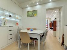 杨泰苑,地铁一号线边上,精装修一楼,带私家小院