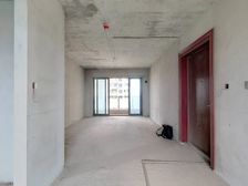 南头镇南向精装四房 满五117平仅88.9万