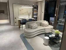 脚踢大平层,拳打小叠加。此盘总价低带精装地暖