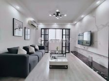 房东直J90 !接受一年付款!精装全送,电梯两房!出门地铁站