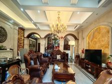 诚售!大边套,看中价格好谈,豪华装修,中央空调有地暖,税费低