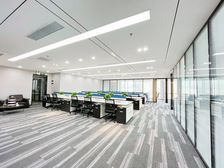 深港合作区 地铁口高区电梯口 350平长富金茂大厦