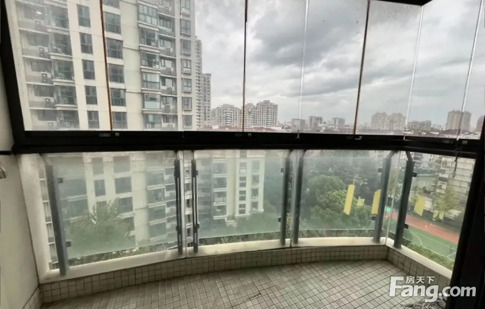 漕河景苑 98平电梯双南两房 带个车位 看房随时