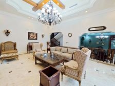 尽端头 临崖独栋 室内面积大 花园方正视野好 成色新套房多