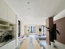 实用288平 地铁城市现房别墅 此房上叠 有花院有观景台