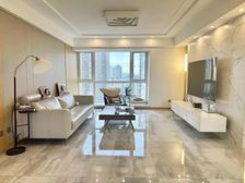 西岸附近!滨江沿江景观!全明中间楼层!看房随时,有固定租车位