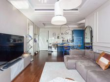 公园道带车位加地暖,豪华装修全送,高区非顶楼楼房,双卧朝南。