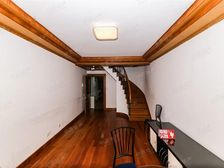 在暗处执着生长,终有一日馥郁传香