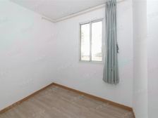 得房率高,主卧朝南,小区中心位置,采光充足