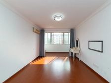 中楼层三楼,低总价两房明厨明卫, 空置看房随时,满五年随时