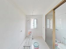 正在装修中,送全新装修,房东着急且诚心,金杨必看一房 随时可