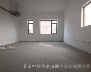 龙湾 稀罕!毛坯房上叠!户型好带电梯!