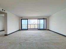 业主安心卖 头排大平层 正看数据谷 看湖视野无遮挡