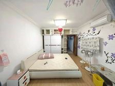 一号线呼兰路地铁口小区 出行方便 小区环境好