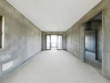 港九城,近地铁口,商*综合体。