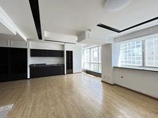 国贸建外SOHO临街商铺100平 层高3.5米 适合多业态