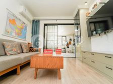 得房率超95%,还送五十平大露台,出门就是地铁站