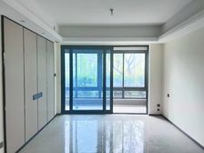 精装花园洋房(40平花园)!轻轨站300 !随时看房