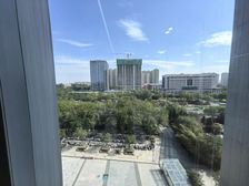 高铁站建正东方中心电梯口出售精装修随时过户税费低
