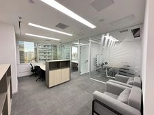 团结湖 盈科中心 精装小户型 2+4个工位 朝正南向