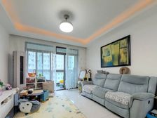 央座位置,中间楼层,采光视野好,楼下停车场 诚意售