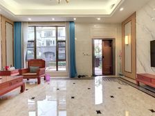 佳兆业帝景中央别墅 装修不到两年时间 简约现代风格