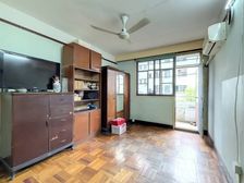 一梯队,黄JIN三楼,空置,随时看房,小区中心位置