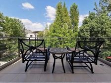 刚挂牌)独栋大别墅,附百平花园超大,中心位置,豪华装修