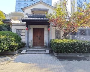 二环路东湖公园旁 独栋商业出售 可办公可经营 带中庭花园平台