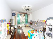 贵龙园,小区花园位置,三室两厅两卫,有产权车位,单价低,好房