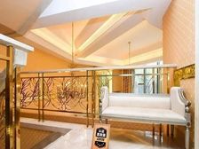 深圳湾联排别墅带望海外语學位 带4个私家车位前后花园满五