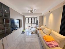 地铁口,香漫雅园三居 小区新 交通便利 房东急换房,诚心卖