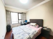 标准飞机户型,万科的物业,中央空调加地暖,保养好,近活力城