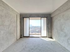 蓝天金地南向精装三房 满五中层好房6530/平