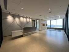 琶洲西TCL大厦 高层500方 双面采光望江 精装修 8个间