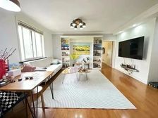 一梯1户,2012年房龄!精装全送有车位!业主买了新房便宜卖