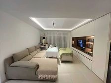 金榜六期,精装大三房,飞机户型,中间楼层,业主出国急.售,