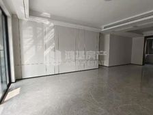 万人援号神盘 小区中心位置 四房通透精装修 带中央空调地暖