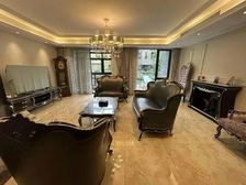 新上房源!带私家电梯,送地下室,装修保养特好,送下沉式花园!