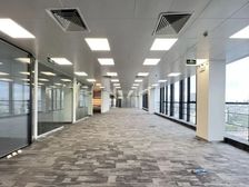 番禺广场丨基盛万科大厦A栋丨690方精丨楼层7成实用率近地铁