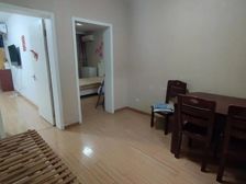 中间楼层 房东自住,房东每天等客户来看