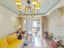 3楼,全明三房,一梯两户,南北通透,客厅很大,诚意出售