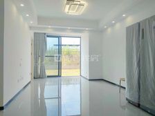 洋房 精装 三房双卫,带两百多平 的端户超大花园,视野采光好